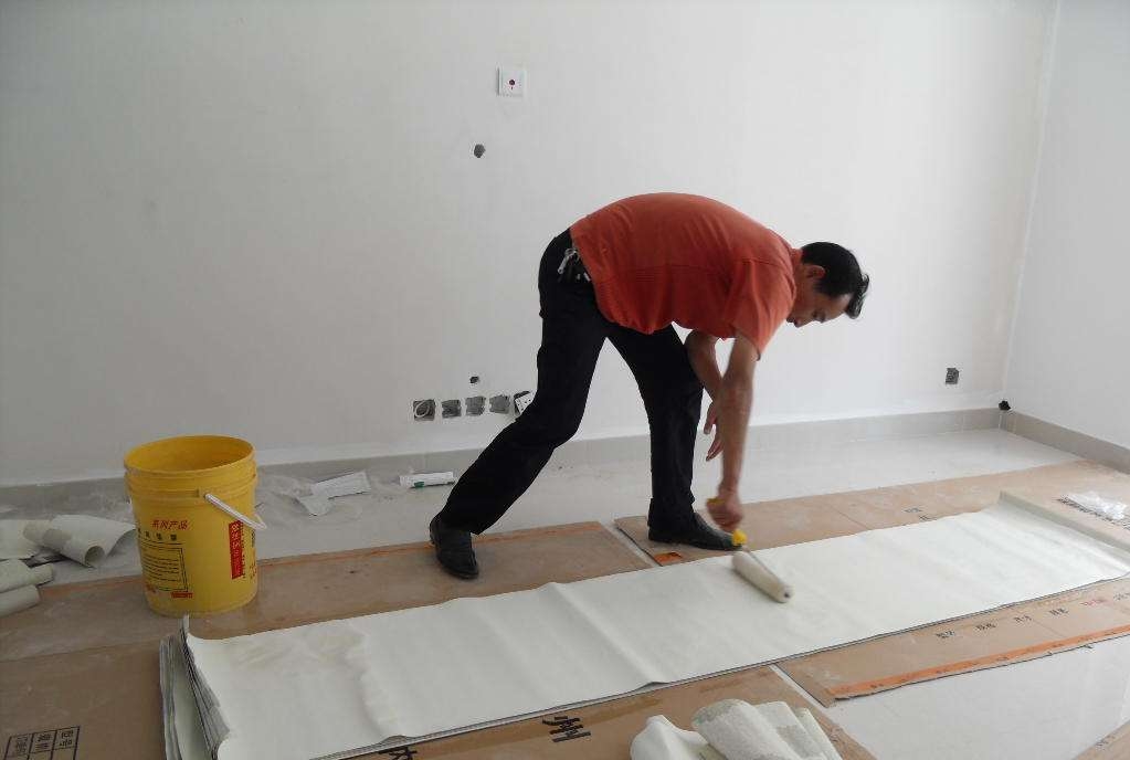 壁纸材质重要,壁纸胶是否环保更重要